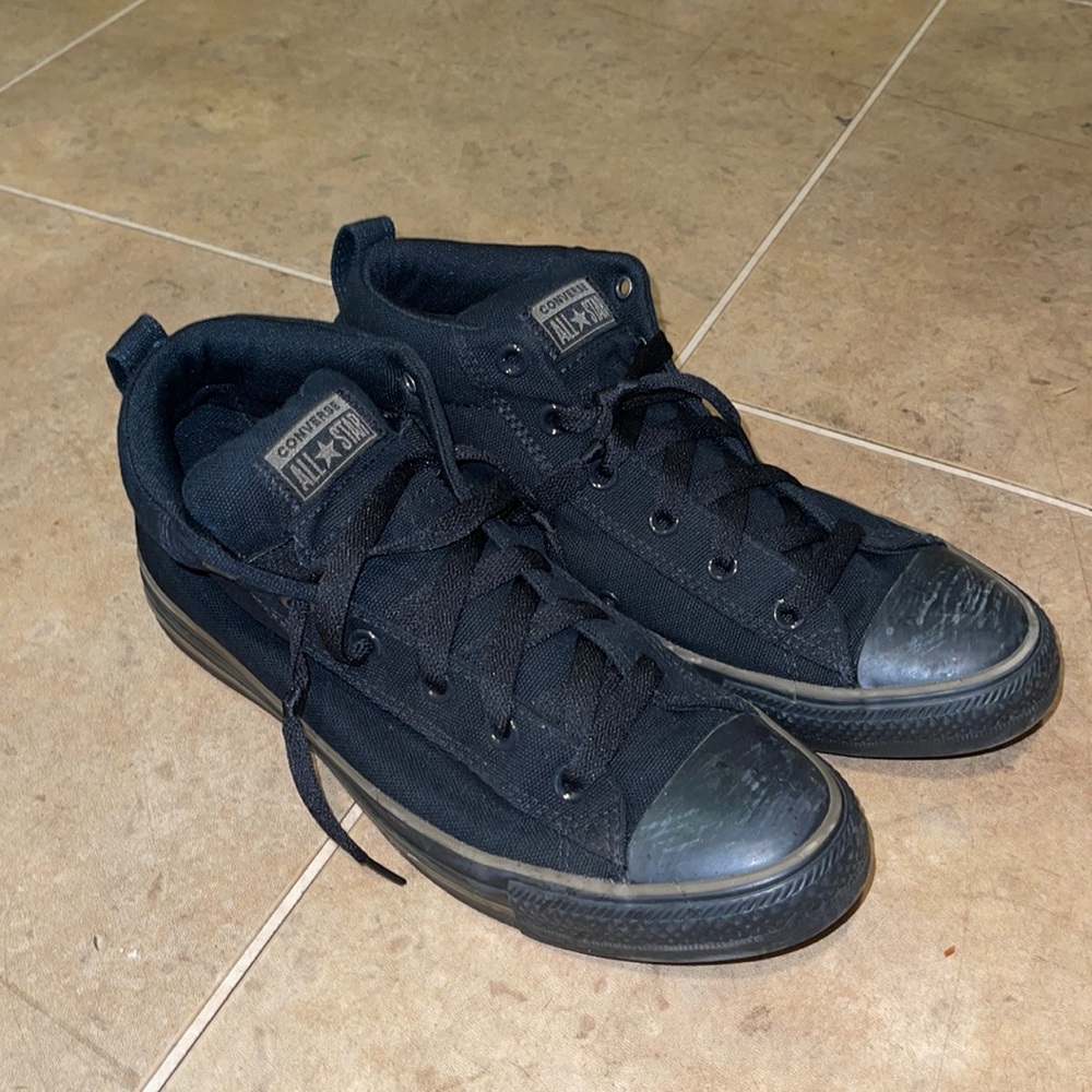 Black Converse Chuck Taylors - Mens size 9.5
